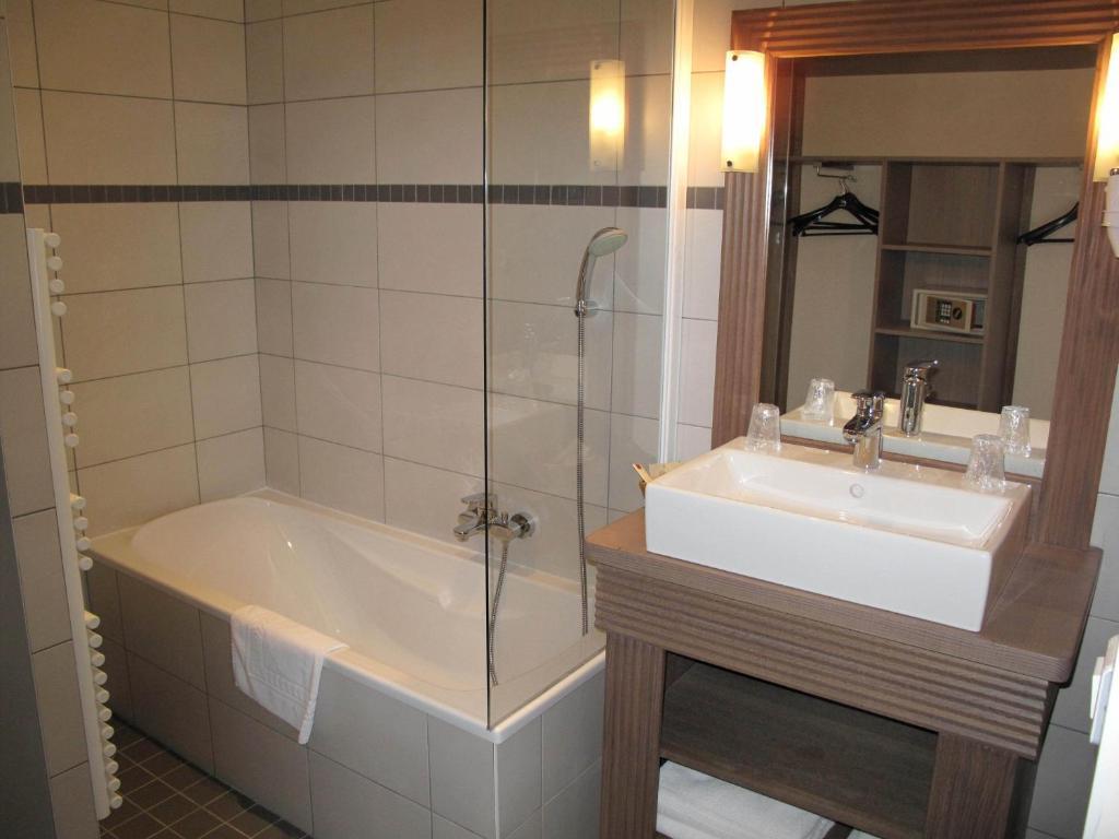 Hotel De La Plage Publier Bagian luar foto
